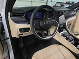 2024 Jeep Grand Cherokee photo 15