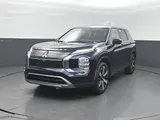 2026 Mitsubishi Outlander photo 2