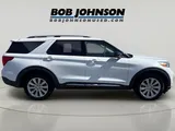 2021 Ford Explorer photo 17