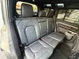 2024 Land Rover Defender photo 8