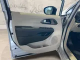 2024 Chrysler Pacifica photo 11