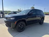 2026 Jeep Grand Cherokee photo 3