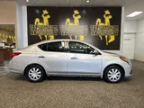 2018 Nissan Versa Sedan photo 1