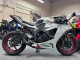 2025 Kawasaki ZX6R photo 1
