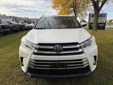 2017 Toyota Highlander photo 8