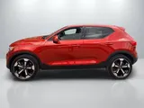 2021 Volvo XC40 photo 4