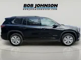 2025 GMC Acadia photo 8