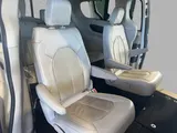 2021 Chrysler Pacifica photo 21