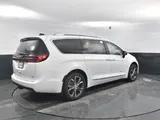 2026 Chrysler Pacifica photo 9