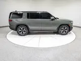 2023 Rivian R1S photo 32