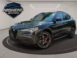 2022 Alfa Romeo Stelvio photo 2