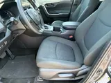 2025 Toyota RAV4 photo 14