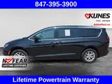 2023 Chrysler Voyager photo 7