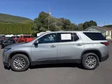 2023 Chevrolet Traverse photo 2