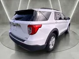 2020 Ford Explorer photo 3