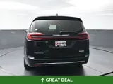2025 Chrysler Pacifica photo 14
