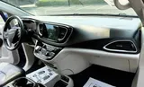 2021 Chrysler Pacifica photo 17