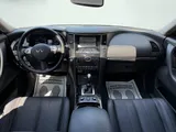 2017 INFINITI QX70 photo 5