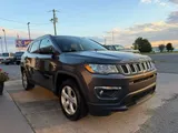 2017 Jeep Compass photo 3