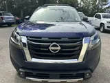 2022 Nissan Pathfinder photo 2