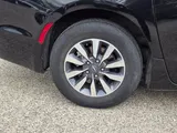 2023 Chrysler Pacifica photo 12