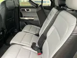 2021 Ford Explorer photo 8