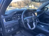 2021 GMC Yukon photo 8