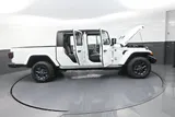2026 Jeep Gladiator photo 35