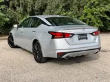 2025 Nissan Altima photo 11