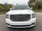 2019 GMC Yukon photo 2