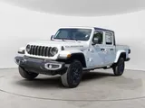 2026 Jeep Gladiator photo 5