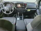 2026 Nissan Frontier photo 8