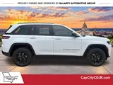 2026 Jeep Grand Cherokee photo 2