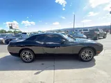 2019 Dodge Challenger photo 5