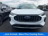 2025 Ford Escape photo 2