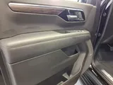 2025 Chevrolet Suburban photo 13