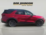 2025 Ford Explorer photo 11