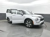 2026 Mitsubishi Outlander photo 37
