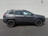 2020 Jeep Cherokee photo 6