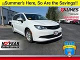 2023 Chrysler Voyager photo 1