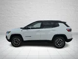 2025 Jeep Compass photo 2
