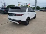 2023 Land Rover Discovery photo 5