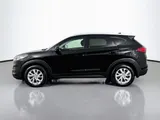 2021 Hyundai Tucson photo 2