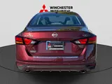 2023 Nissan Altima photo 3