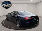 2017 Maserati Quattroporte photo 4