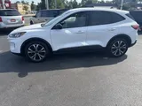 2022 Ford Escape photo 3