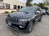 2017 Jeep Grand Cherokee photo 2