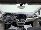 2018 Chrysler Pacifica photo 6