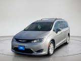 2017 Chrysler Pacifica photo 1