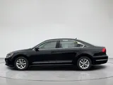 2016 Volkswagen Passat photo 2